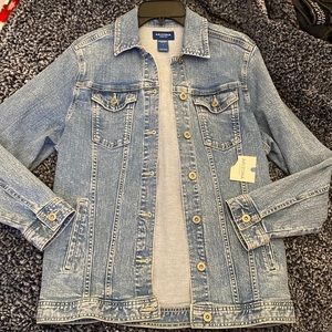 Light wash jean jacket